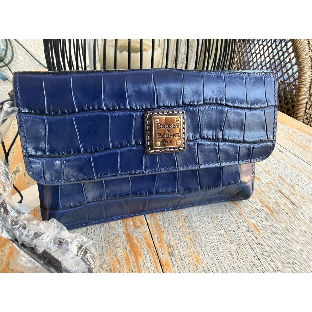 Dooney & Bourke Oakdale Milly Wristlet in Midnight Blue Croc #WOAKD0236MDBM NWT